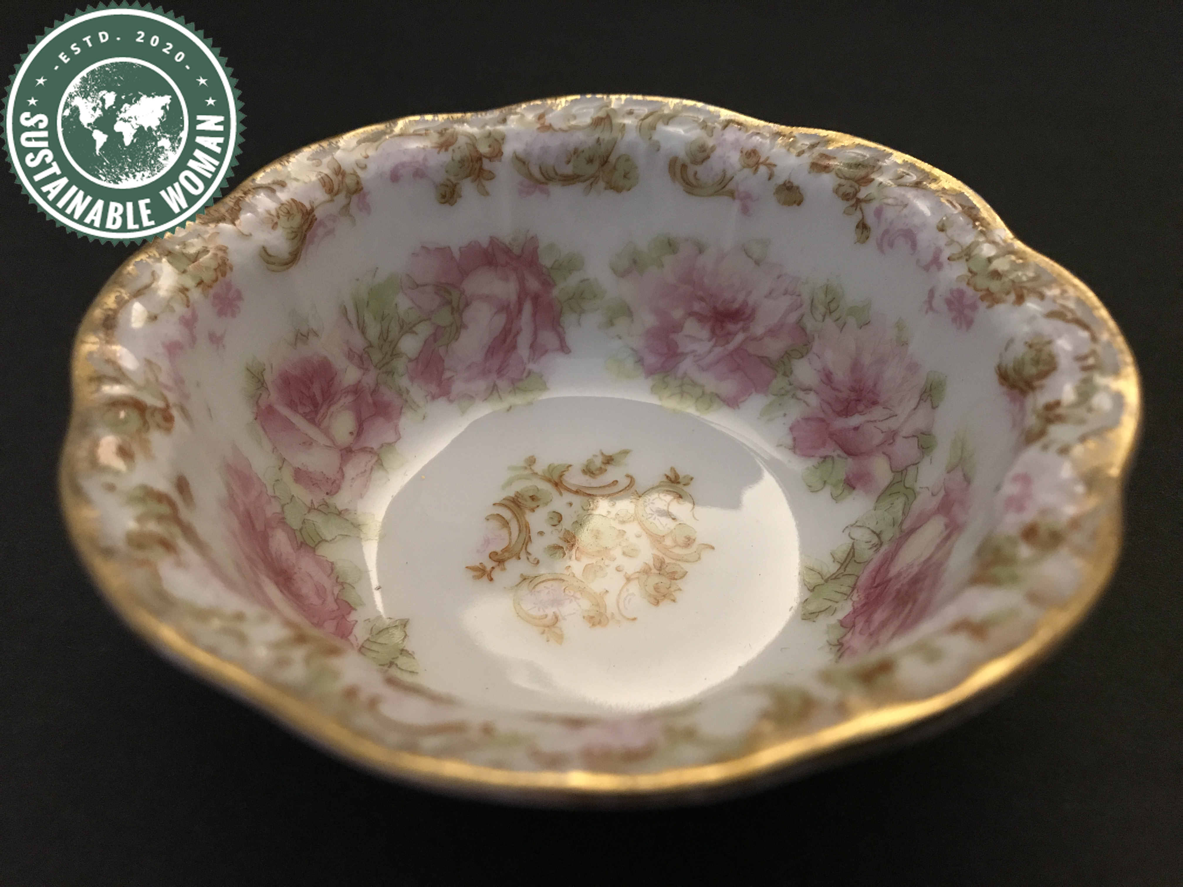 Antique Circa 1800's French Custard Dish. Schleiger #55 France Haviland Limoges Soufflé Dish. 19th Century Small Old-Fashioned Ramekin Dessert Bowl. Fine Gilded Porcelain in Pink Roses Pattern.